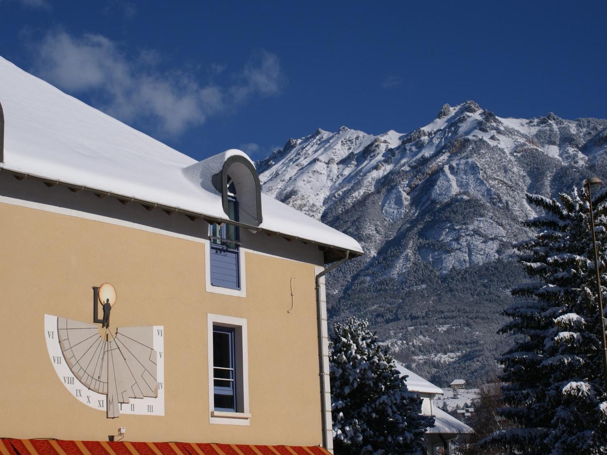 Hotel De La Gare Eygliers Exteriér fotografie
